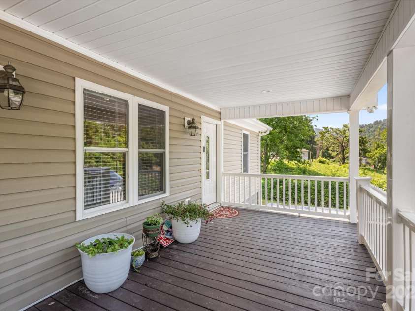 40 Alabama Avenue, Marion, NC 28752.  MLS# CAR4277488, YatesRealty ID 6383. 
