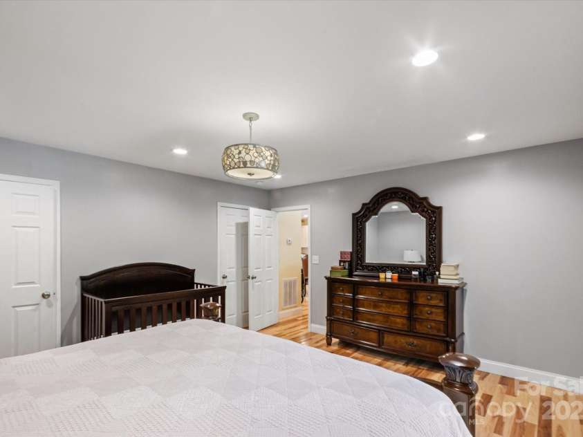 40 Alabama Avenue, Marion, NC 28752.  MLS# CAR4277488, YatesRealty ID 6383. 