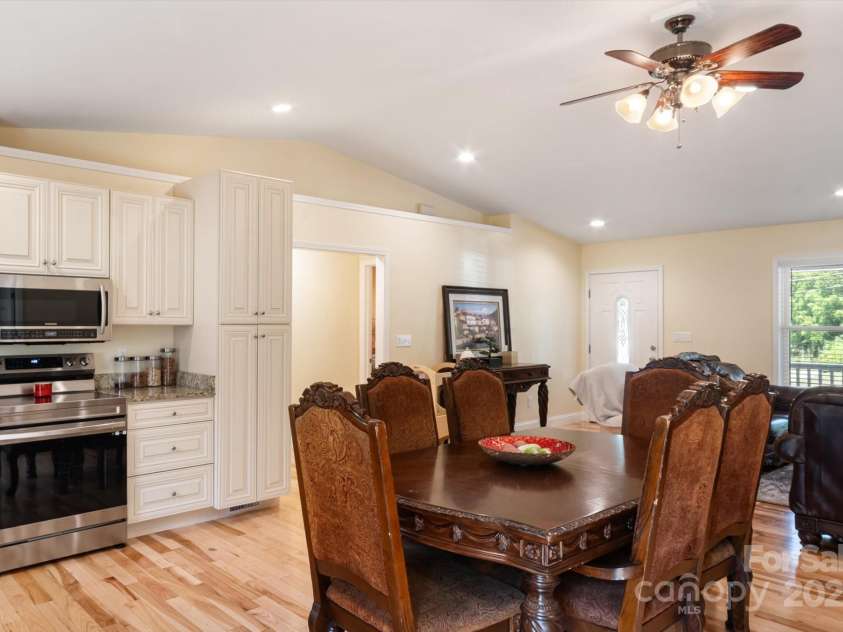 40 Alabama Avenue, Marion, NC 28752.  MLS# CAR4277488, YatesRealty ID 6383. 
