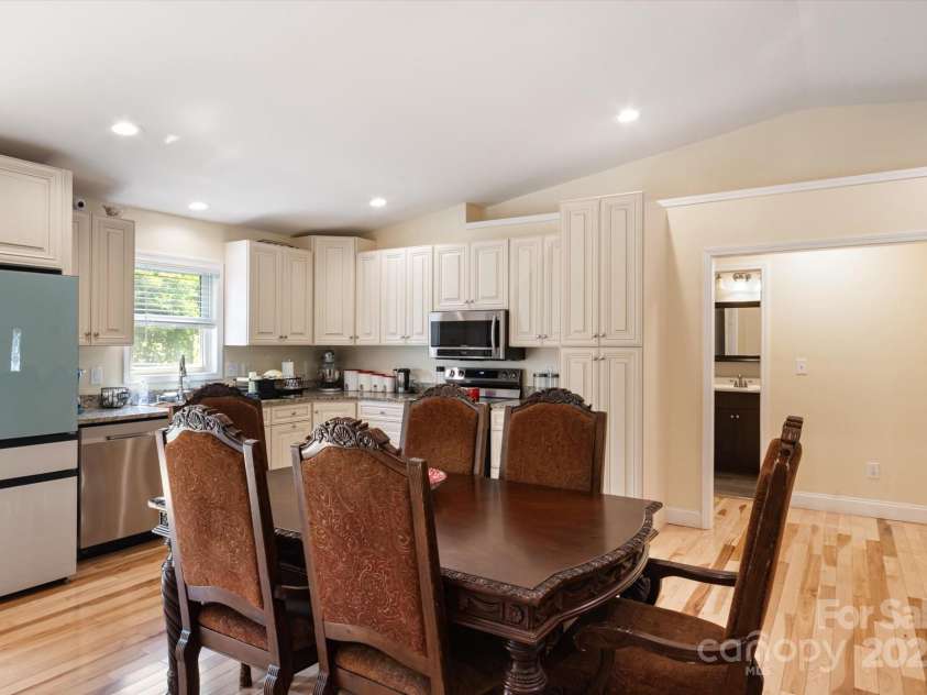 40 Alabama Avenue, Marion, NC 28752.  MLS# CAR4277488, YatesRealty ID 6383. 