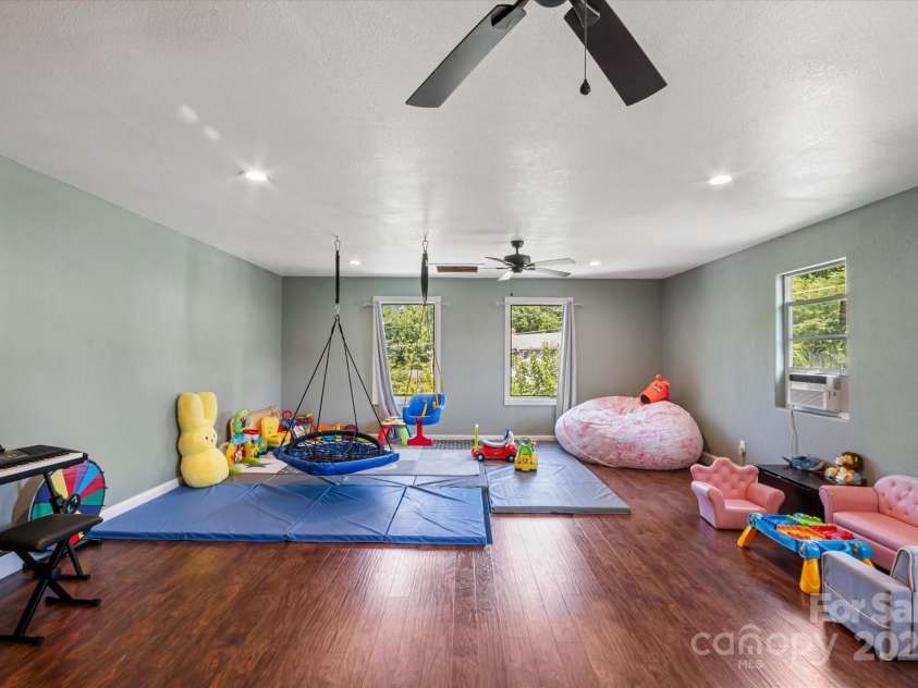 40 Alabama Avenue, Marion, NC 28752.  MLS# CAR4277488, YatesRealty ID 6383. 