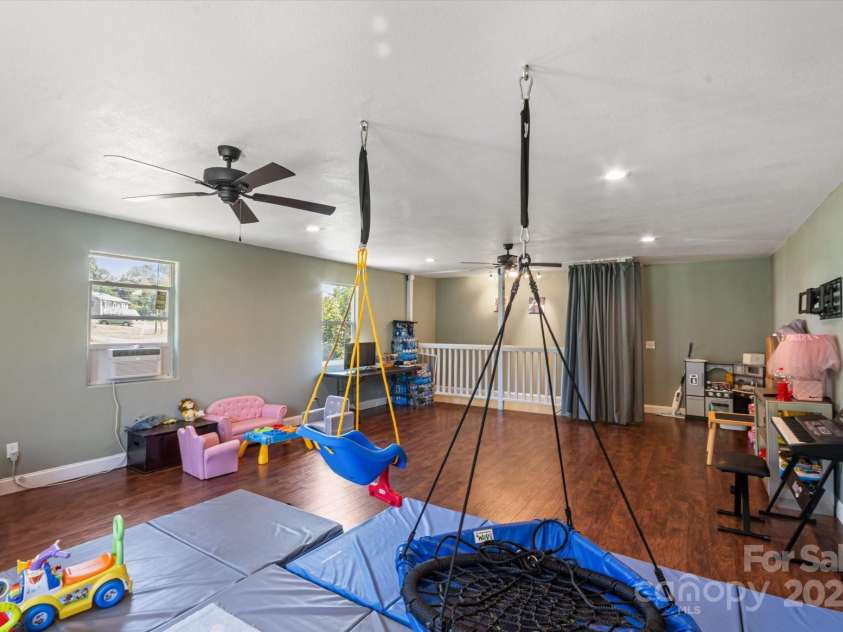 40 Alabama Avenue, Marion, NC 28752.  MLS# CAR4277488, YatesRealty ID 6383. 