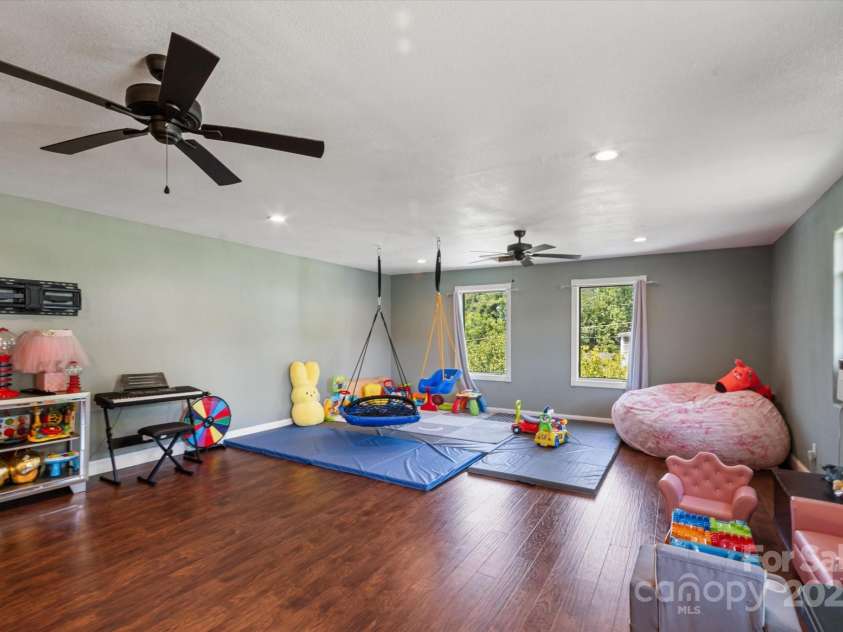 40 Alabama Avenue, Marion, NC 28752.  MLS# CAR4277488, YatesRealty ID 6383. 