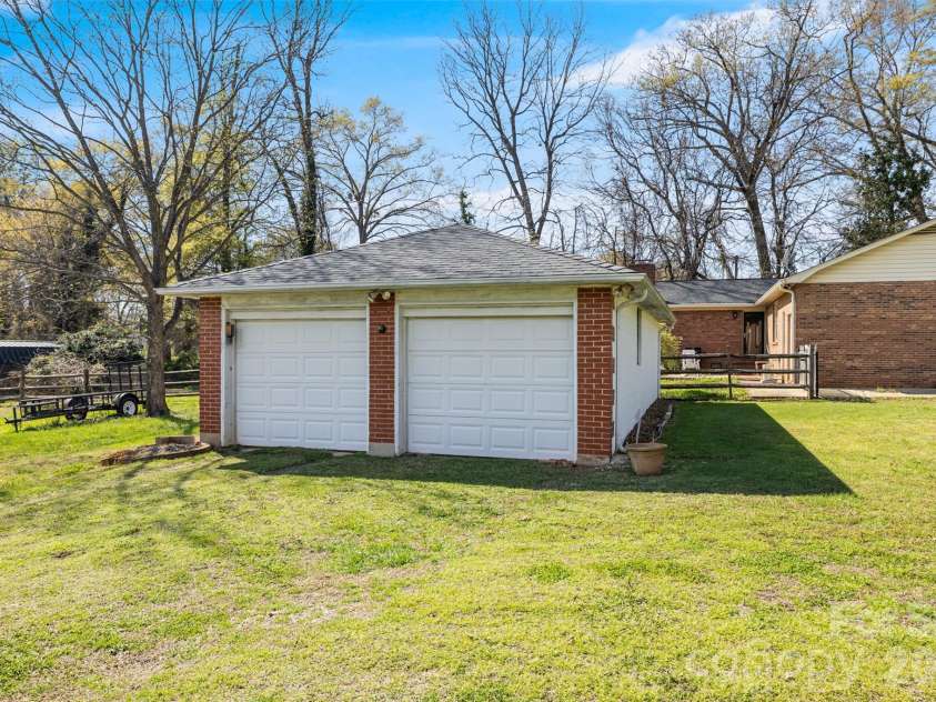 116 Crest Street, Mount Holly, NC 28120.  MLS# CAR4359748, YatesRealty ID 6384. 