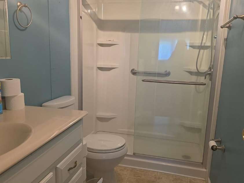 927 Miles Road, Jefferson, SC 29718.  MLS# CAR4247335, YatesRealty ID 6385. Full hall bathroom