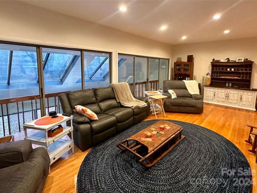 4108 Johnson Road, Jefferson, SC 29718.  MLS# CAR4206272, YatesRealty ID 6386. Upper level living area