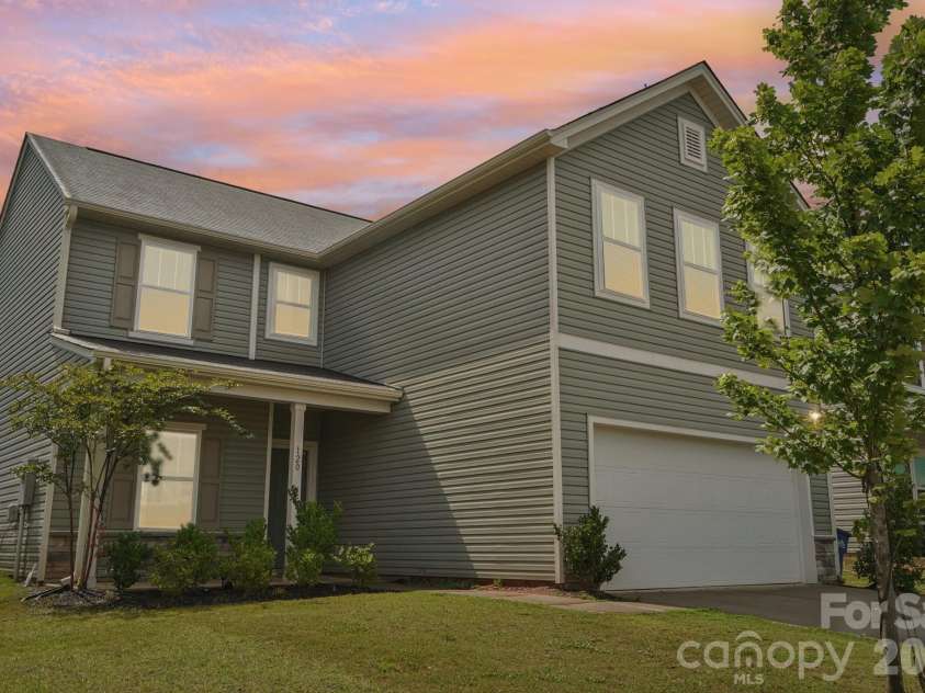 120 Mooring Drive, Statesville, NC 28677.  MLS# CAR4351602, YatesRealty ID 6387. 