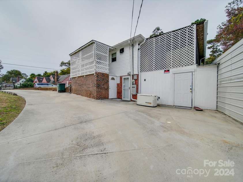 504 Pine Lane, Wadesboro, NC 28170.  MLS# CAR4201642, YatesRealty ID 6387. 