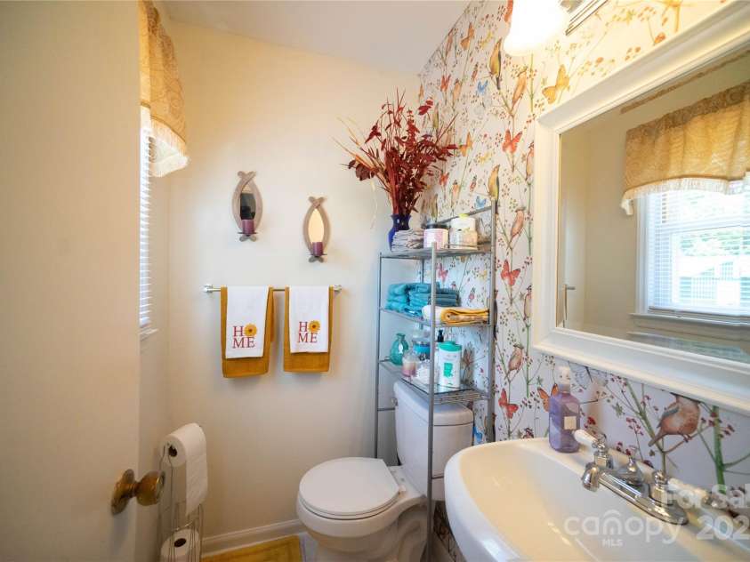 155 Old Airport Road, Statesville, NC 28677.  MLS# CAR4161080, YatesRealty ID 6388. 