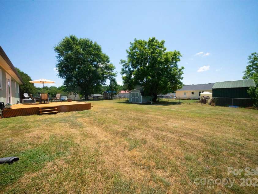 155 Old Airport Road, Statesville, NC 28677.  MLS# CAR4161080, YatesRealty ID 6388. 