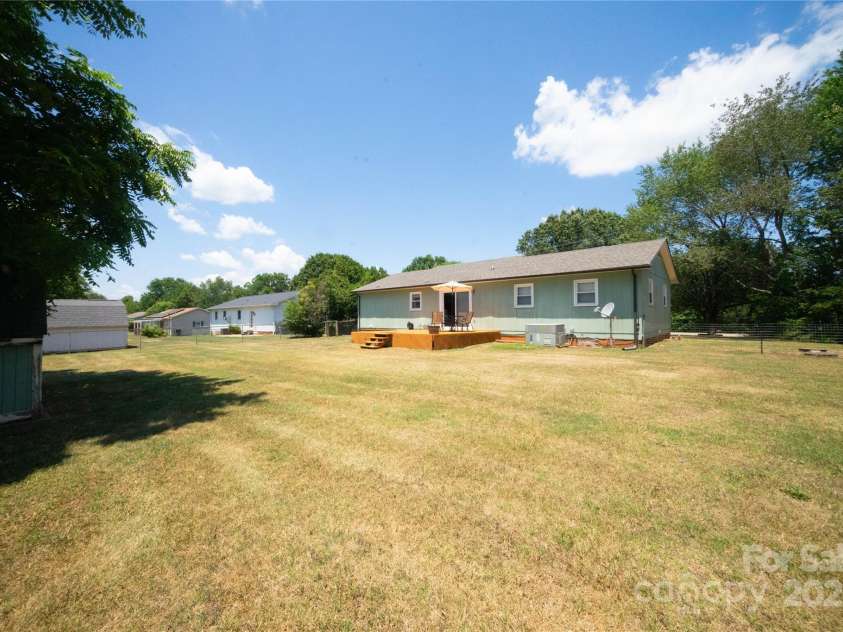 155 Old Airport Road, Statesville, NC 28677.  MLS# CAR4161080, YatesRealty ID 6388. 