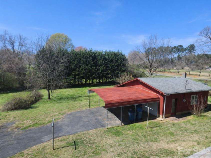 3361 US 321 Highway, Newton, NC 28658.  MLS# CAR4352654, YatesRealty ID 6388. 