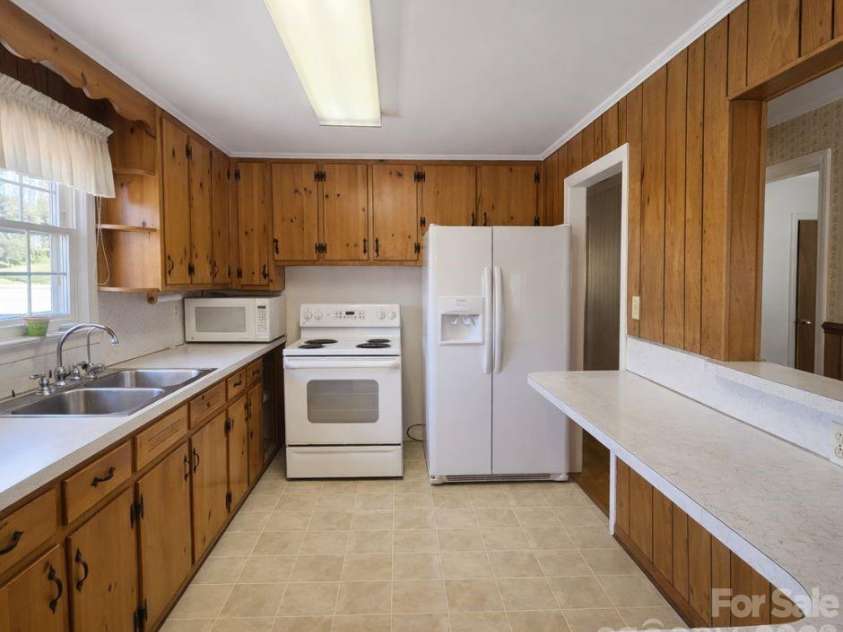 3361 US 321 Highway, Newton, NC 28658.  MLS# CAR4352654, YatesRealty ID 6388. 