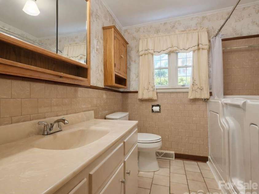 3361 US 321 Highway, Newton, NC 28658.  MLS# CAR4352654, YatesRealty ID 6388. 