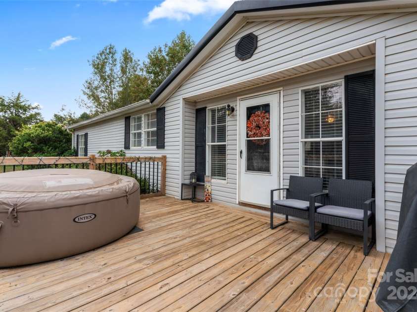 335 Red Rose Lane, Mooresville, NC 28115.  MLS# CAR4192421, YatesRealty ID 6389. 