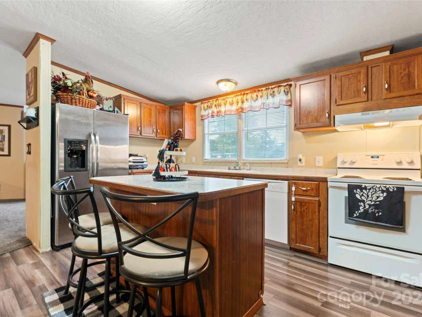 335 Red Rose Lane, Mooresville, NC 28115.  MLS# CAR4192421, YatesRealty ID 6389. 
