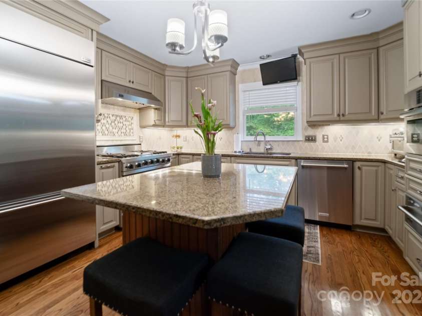 10235 Mount Holly Road, Charlotte, NC 28214.  MLS# CAR4177384, YatesRealty ID 639. 