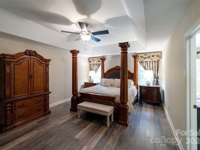 10235 Mount Holly Road, Charlotte, NC 28214.  MLS# CAR4177384, YatesRealty ID 639. 