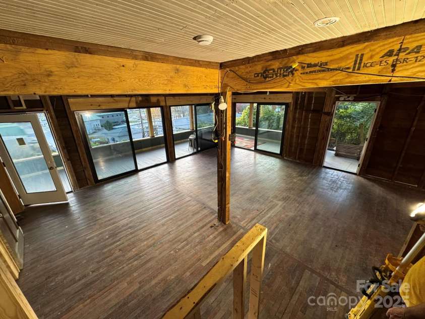 16 Drury Lane, Sylva, NC 28779.  MLS# CAR4320345, YatesRealty ID 639. 