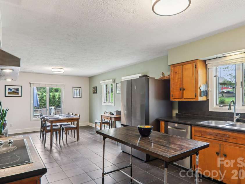 318 Old Leicester Highway, Asheville, NC 28806.  MLS# CAR4351611, YatesRealty ID 6390. 