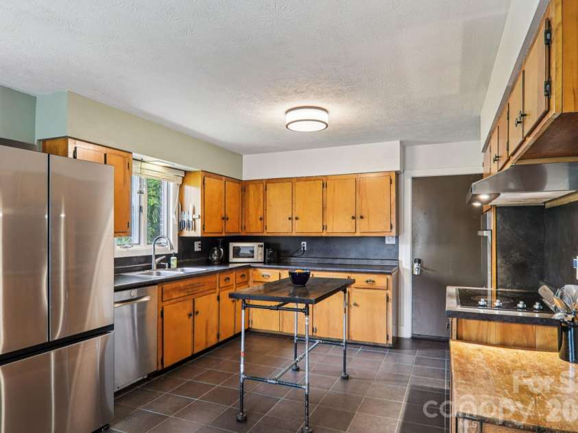 318 Old Leicester Highway, Asheville, NC 28806.  MLS# CAR4351611, YatesRealty ID 6390. 