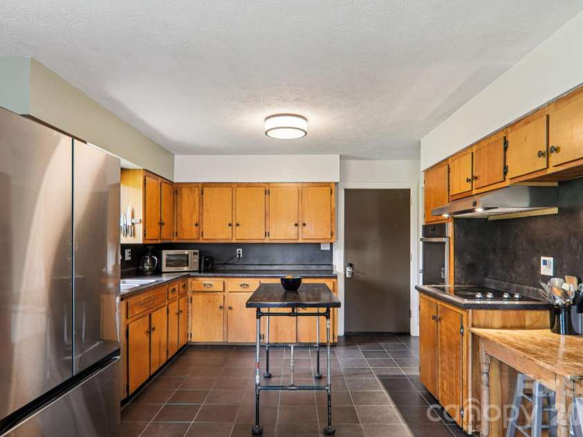 318 Old Leicester Highway, Asheville, NC 28806.  MLS# CAR4351611, YatesRealty ID 6390. 