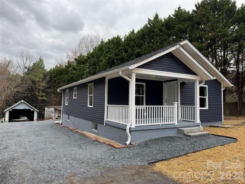 1809 C Street, Kannapolis, NC 28081.  MLS# CAR4349779, YatesRealty ID 6392. 