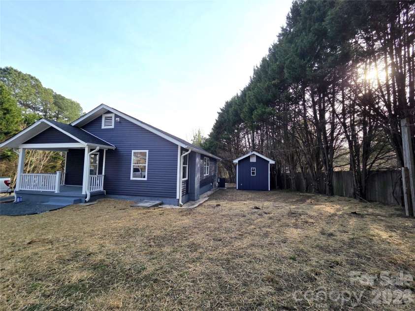 1809 C Street, Kannapolis, NC 28081.  MLS# CAR4349779, YatesRealty ID 6392. 