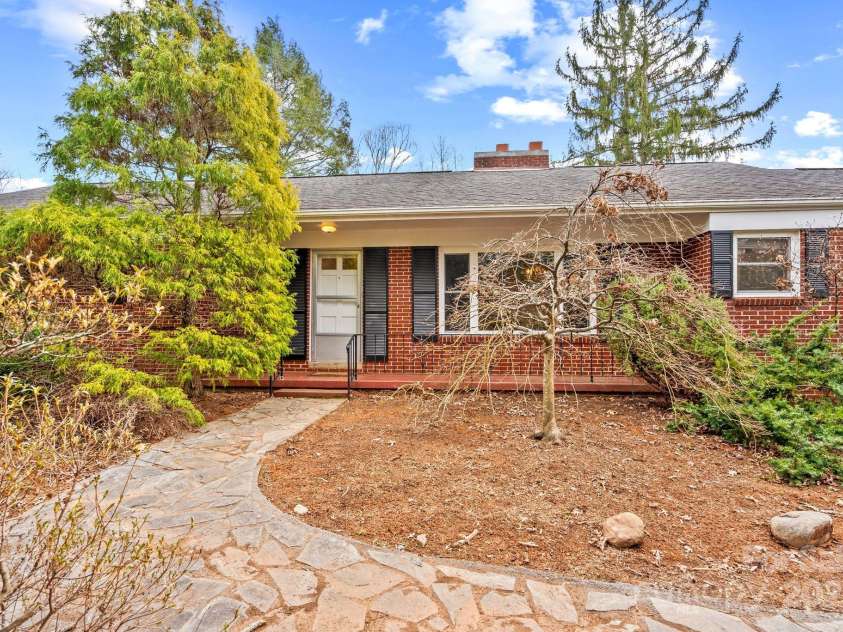 474 Main Street, Mars Hill, NC 28754.  MLS# CAR4228521, YatesRealty ID 6392. 