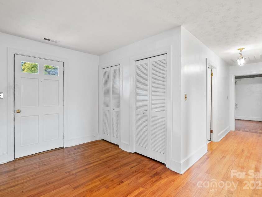 474 Main Street, Mars Hill, NC 28754.  MLS# CAR4228521, YatesRealty ID 6392. 