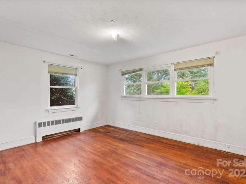 474 Main Street, Mars Hill, NC 28754.  MLS# CAR4228521, YatesRealty ID 6392. 