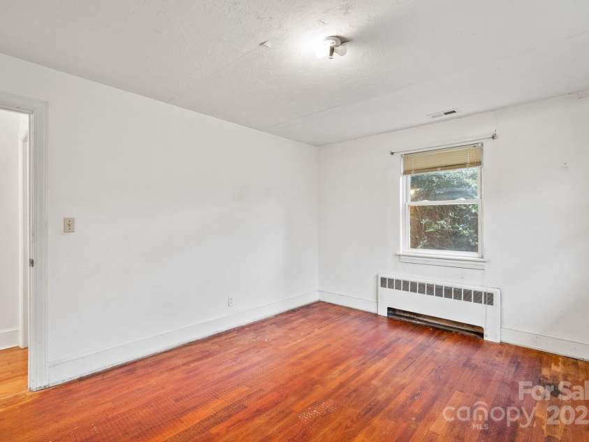 474 Main Street, Mars Hill, NC 28754.  MLS# CAR4228521, YatesRealty ID 6392. 