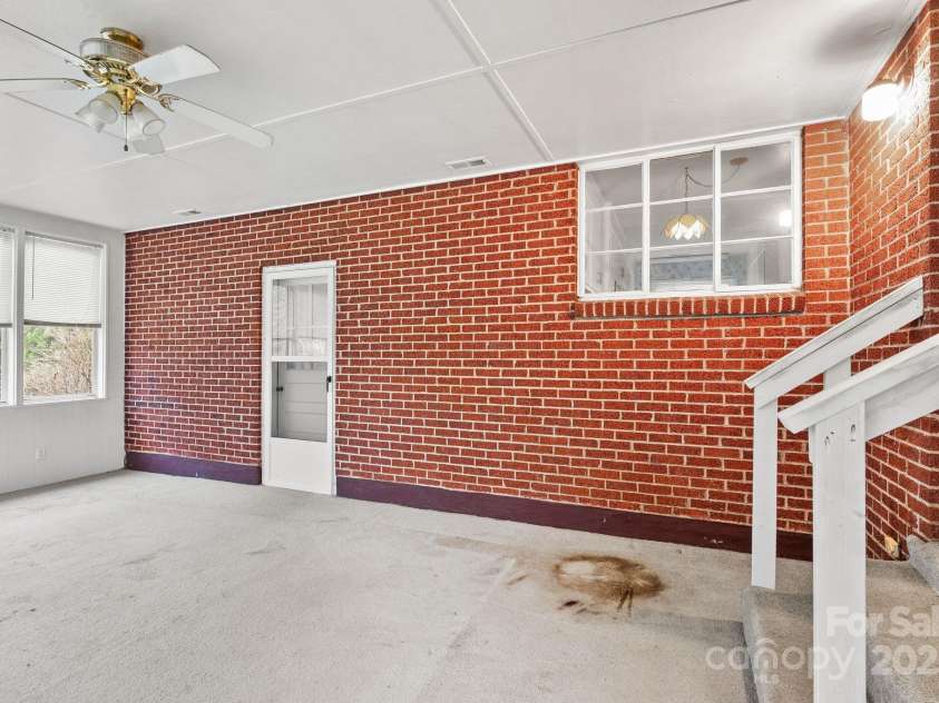 474 Main Street, Mars Hill, NC 28754.  MLS# CAR4228521, YatesRealty ID 6392. 