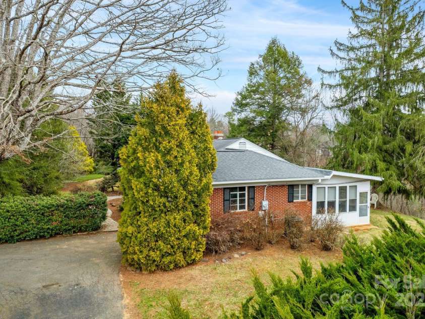 474 Main Street, Mars Hill, NC 28754.  MLS# CAR4228521, YatesRealty ID 6392. 