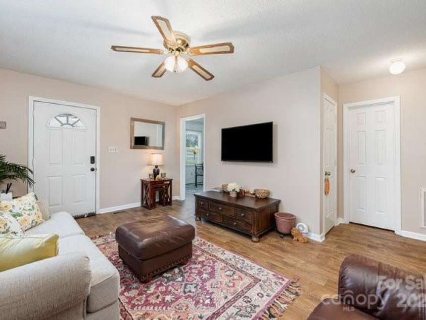 222 Alabama Avenue, Bessemer City, NC 28016.  MLS# CAR4208114, YatesRealty ID 6394. 