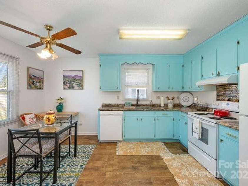 222 Alabama Avenue, Bessemer City, NC 28016.  MLS# CAR4208114, YatesRealty ID 6394. 