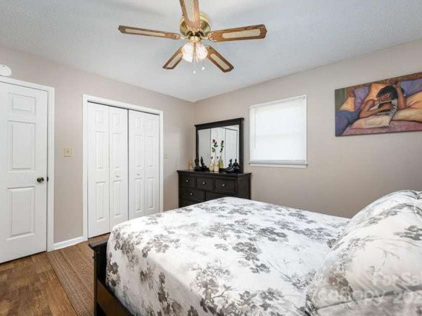 222 Alabama Avenue, Bessemer City, NC 28016.  MLS# CAR4208114, YatesRealty ID 6394. 