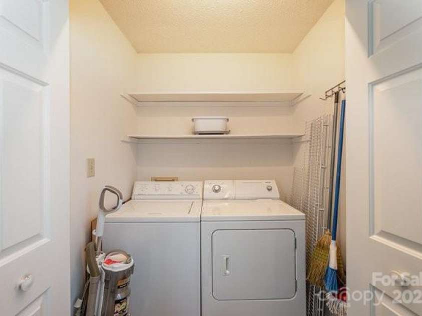 222 Alabama Avenue, Bessemer City, NC 28016.  MLS# CAR4208114, YatesRealty ID 6394. 