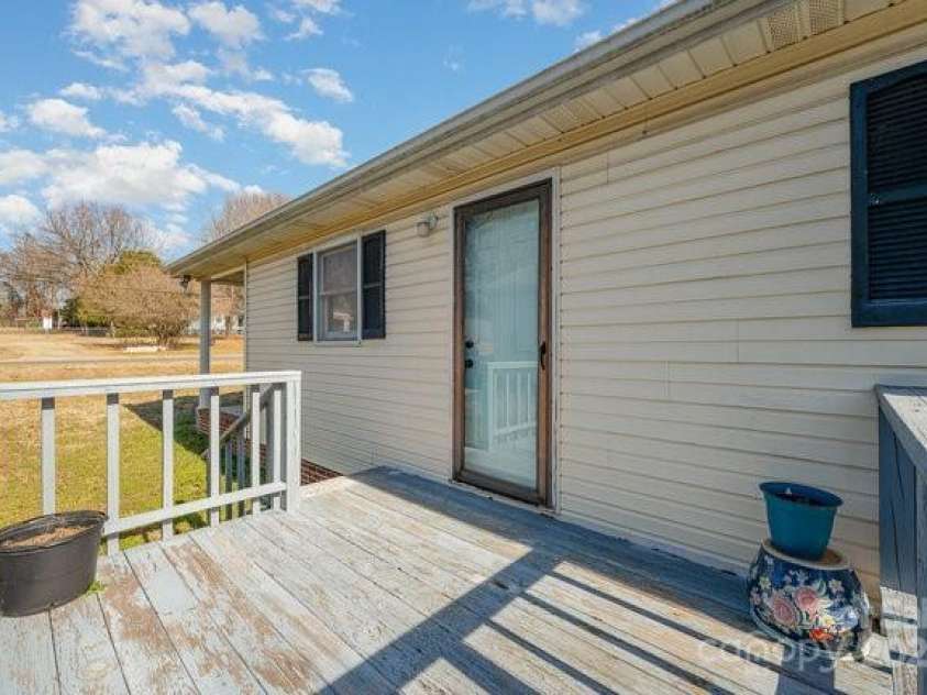 222 Alabama Avenue, Bessemer City, NC 28016.  MLS# CAR4208114, YatesRealty ID 6394. 
