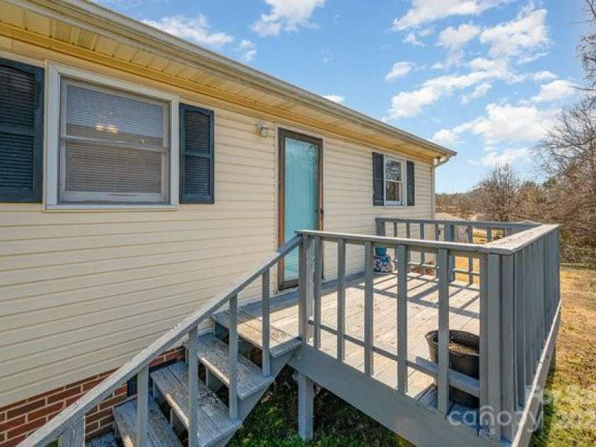 222 Alabama Avenue, Bessemer City, NC 28016.  MLS# CAR4208114, YatesRealty ID 6394. 