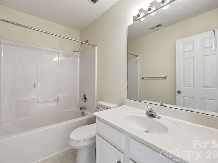 727 Shellstone Place, Fort Mill, SC 29708.  MLS# CAR4359626, YatesRealty ID 6396. Full bath upper level