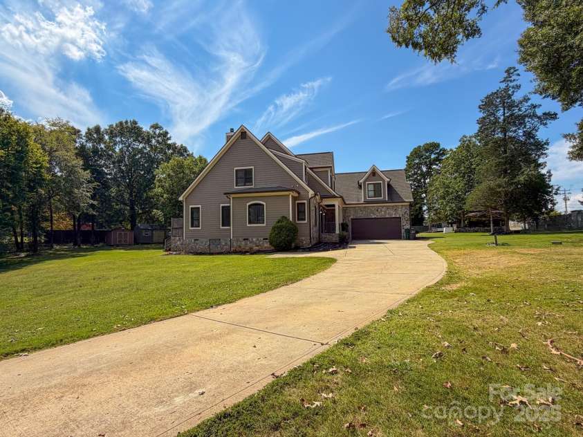 1132 Mt Holly Huntersville Road, Charlotte, NC 28214.  MLS# CAR4298460, YatesRealty ID 6397. 