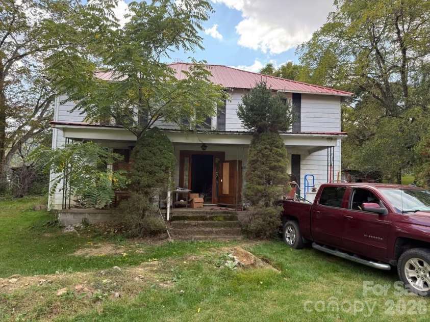 166 Old Helton School Road, Lansing, NC 28643.  MLS# CAR4333669, YatesRealty ID 6398. 