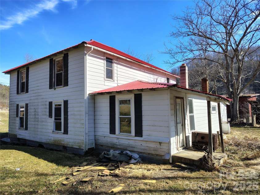 166 Old Helton School Road, Lansing, NC 28643.  MLS# CAR4333669, YatesRealty ID 6398. 