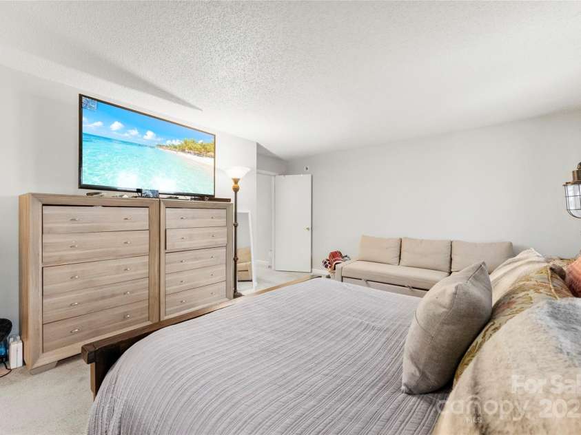 2011 Dunsmore Lane, Waxhaw, NC 28173.  MLS# CAR4240231, YatesRealty ID 64. 