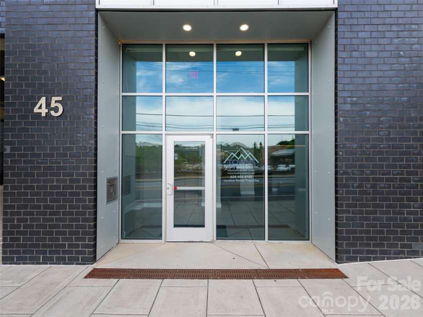 45 Asheland Avenue, Asheville, NC 28801.  MLS# CAR4342608, YatesRealty ID 64. 