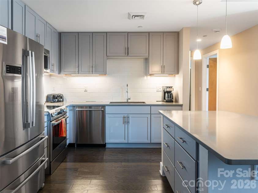 45 Asheland Avenue, Asheville, NC 28801.  MLS# CAR4342608, YatesRealty ID 64. 