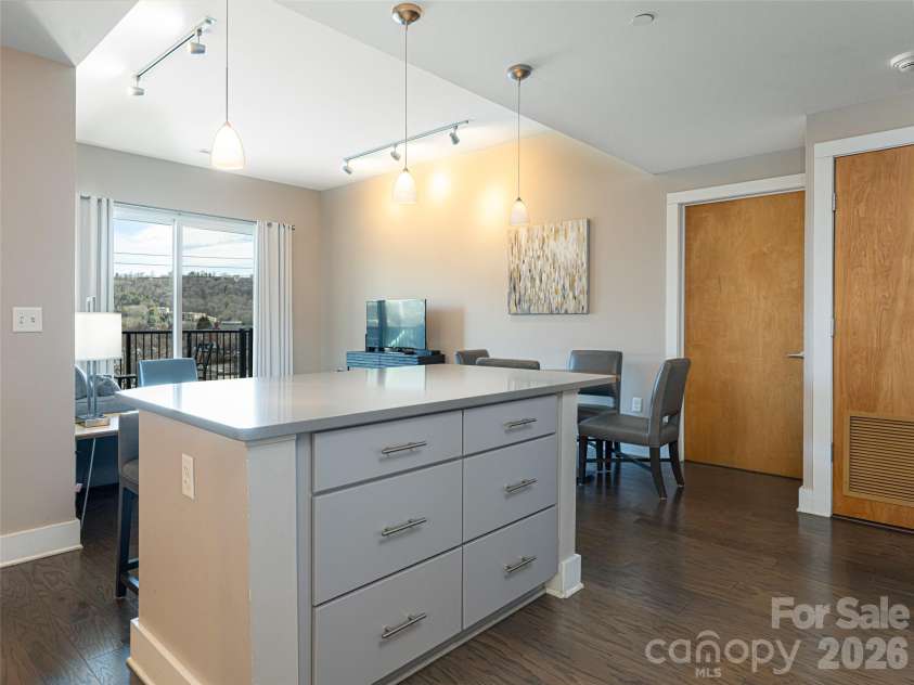 45 Asheland Avenue, Asheville, NC 28801.  MLS# CAR4342608, YatesRealty ID 64. 