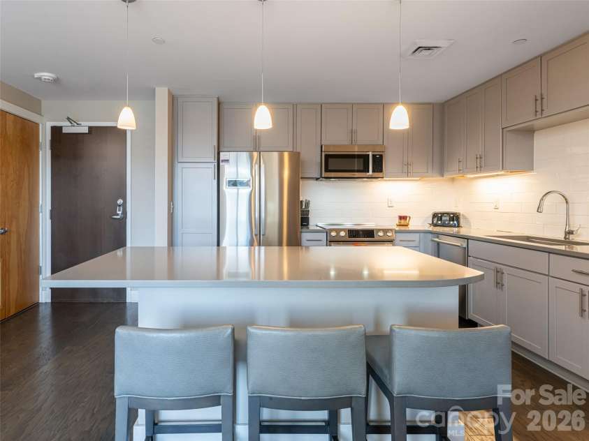 45 Asheland Avenue, Asheville, NC 28801.  MLS# CAR4342608, YatesRealty ID 64. 