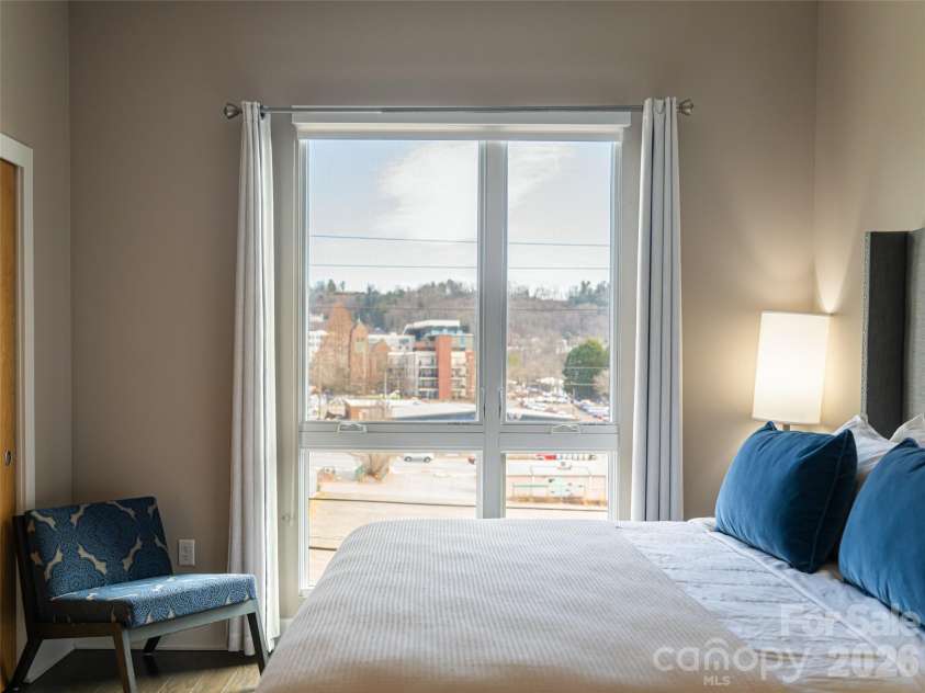 45 Asheland Avenue, Asheville, NC 28801.  MLS# CAR4342608, YatesRealty ID 64. 